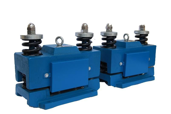 倉壁振動(dòng)器機(jī)殼帶電故障：原因分析與解決措施